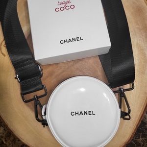 💯 Authentic Chanel Makeup Pouch